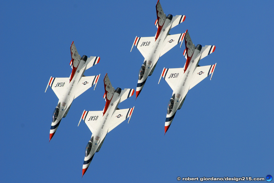 Action Photography - Thunderbirds in Formation