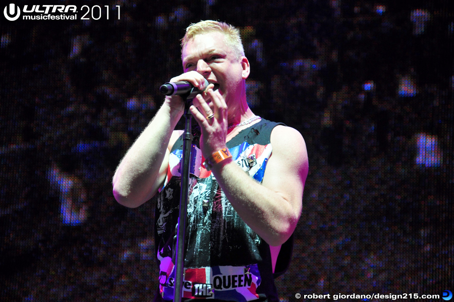 Ultra Music Festival 2011 Pictures - Erasure, Main Stage #0137