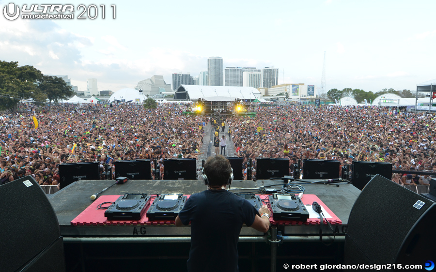 Ultra Music Festival 2011 Pictures - Benny Benassi, Main Stage #1189