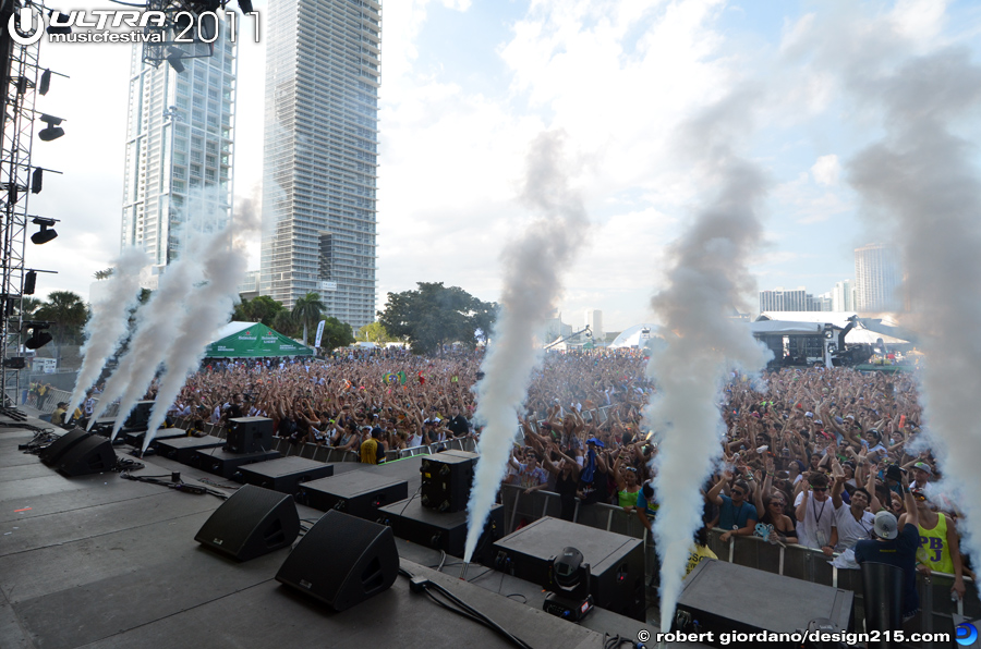 2011 Ultra Music Festival - Avicii, Main Stage #2403