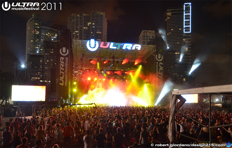 Ultra Live Stage at Night, Day 3 - 2011 Ultra Music Festival