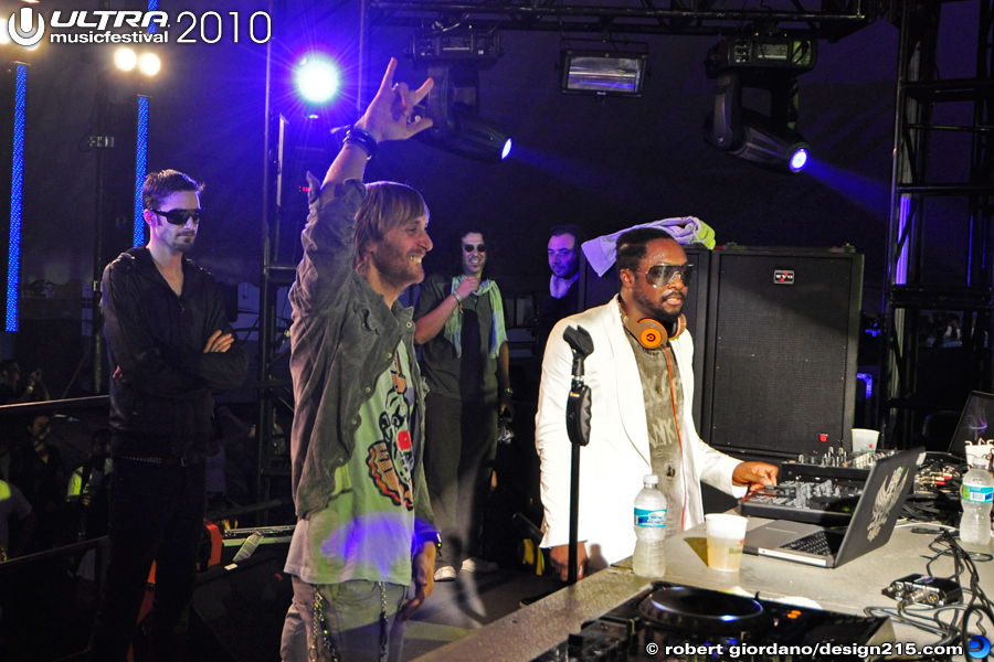Ultra Music Festival 2010 Pictures - Will I Am with David Guetta, UMF Ibiza Arena