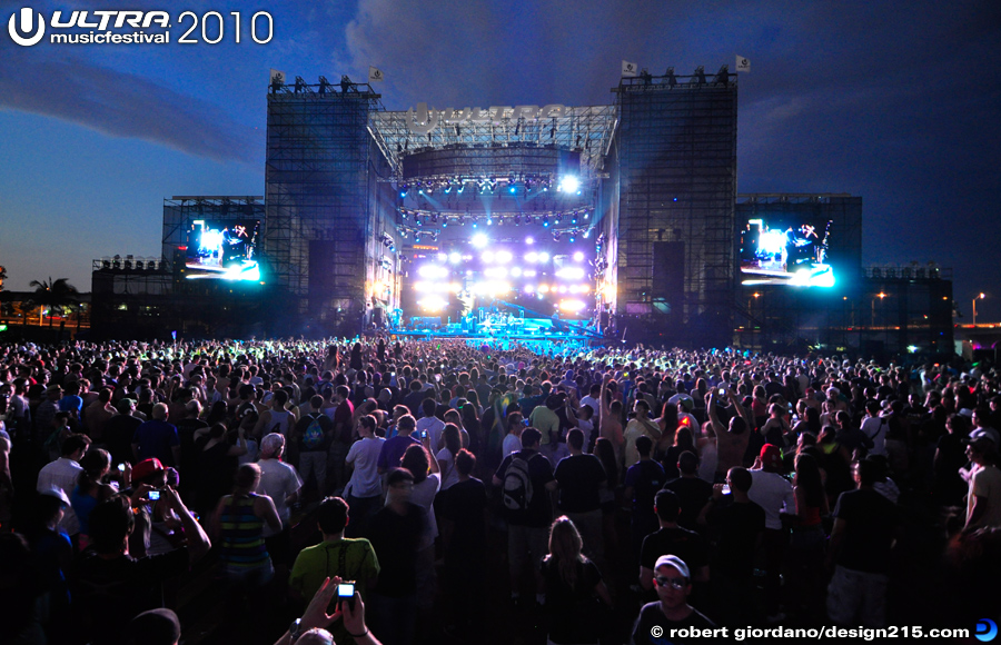 Ultra Music Festival 2010 Pictures - Main Stage, Sunset, Day 1