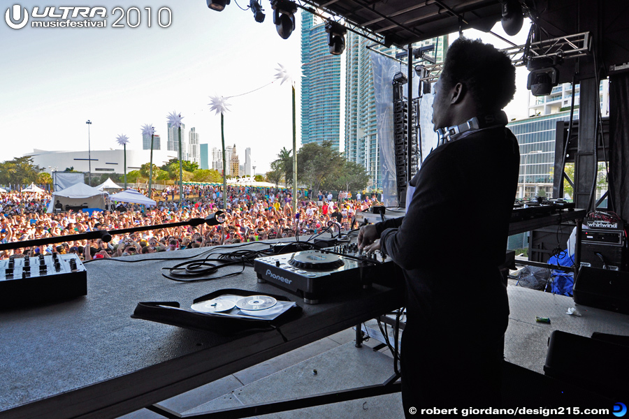 Ultra Music Festival 2010 Pictures - Benga on the Biscayne Stage, Day 2