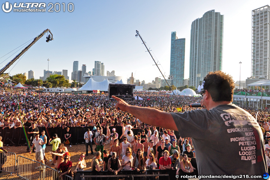 Ultra Music Festival 2010 Pictures - Damian Pinto on the Main Stage