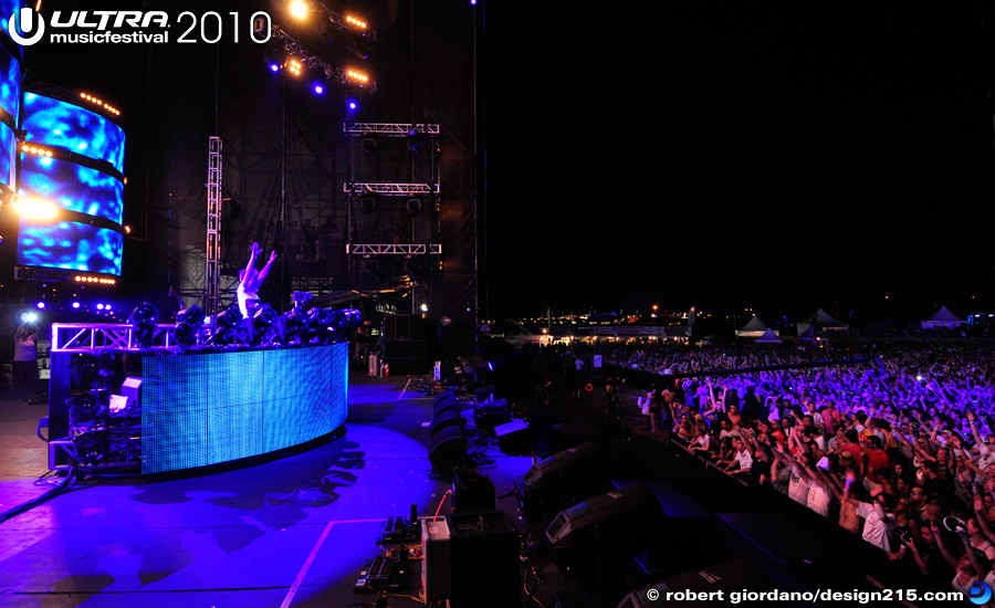 Ultra Music Festival 2010 Pictures - Armin Van Buuren, Main Stage, Day 2