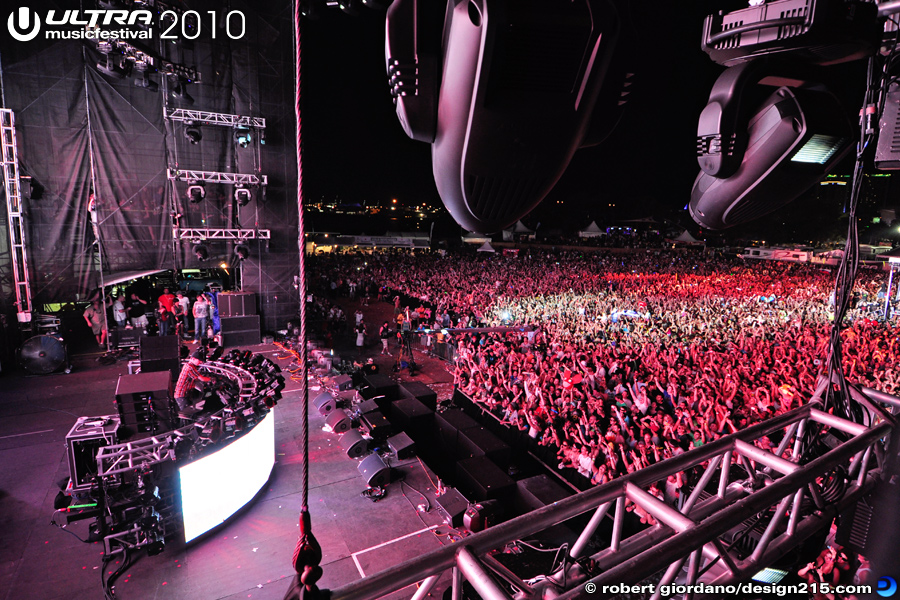 Ultra Music Festival 2010 Pictures - Deadmau5, Main Stage, Day 2